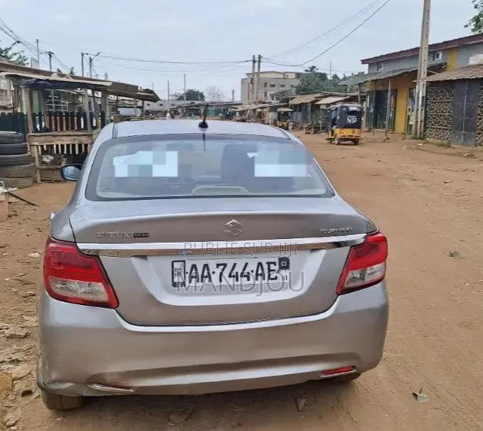 Suzuki Dzire 2023 Gris