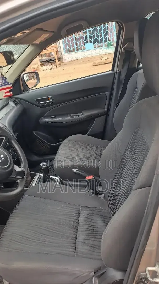 Suzuki Dzire 2023 Gris