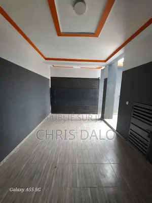 3chbre Duplex dans Beni, Cocody à Louer