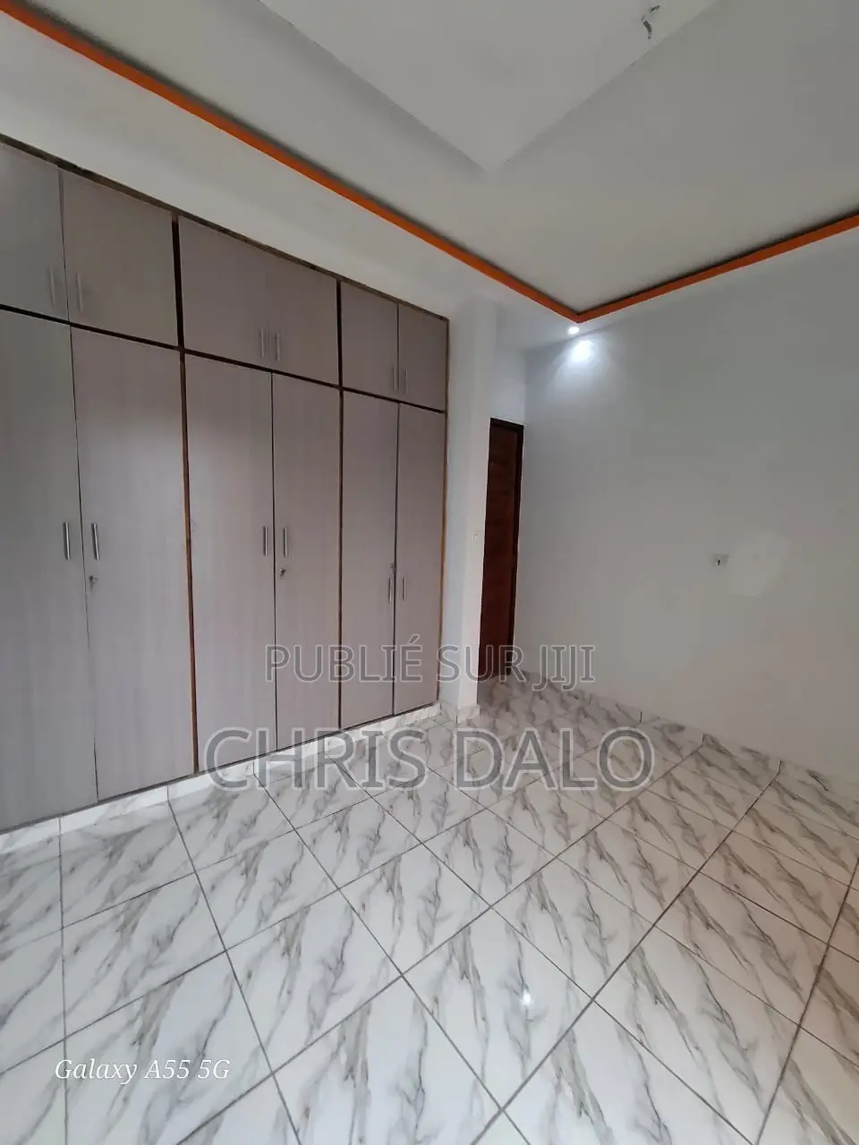 3chbre Duplex dans Beni, Cocody à Louer