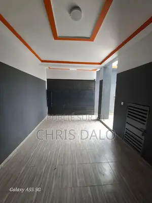 3chbre Duplex dans Beni, Cocody à Louer