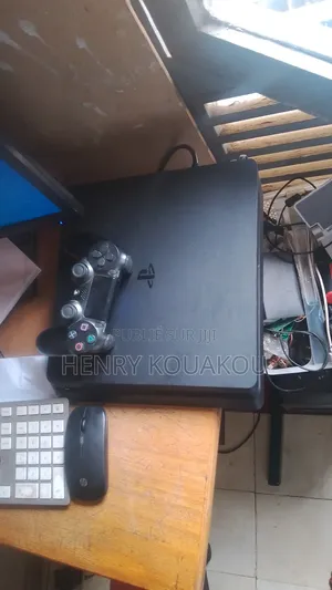 Play Station 4