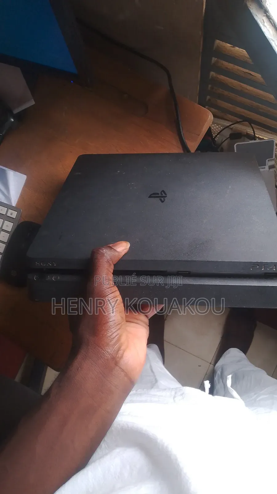 Play Station 4