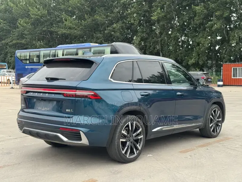 Nouveau Geely Xingyuan 2024 Bleu