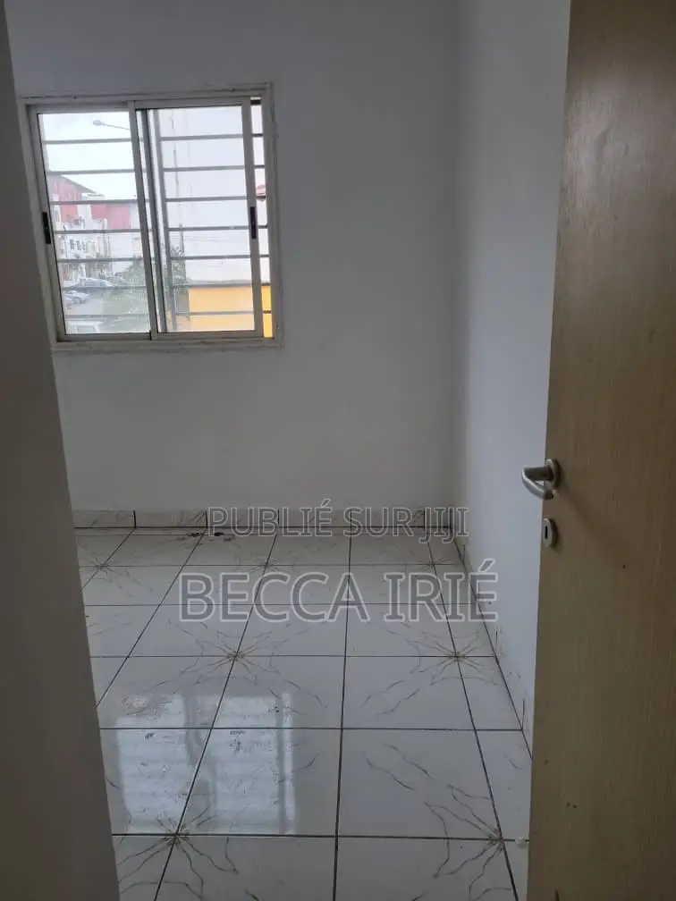 2chbre Appartement dans Anyama à Vendre