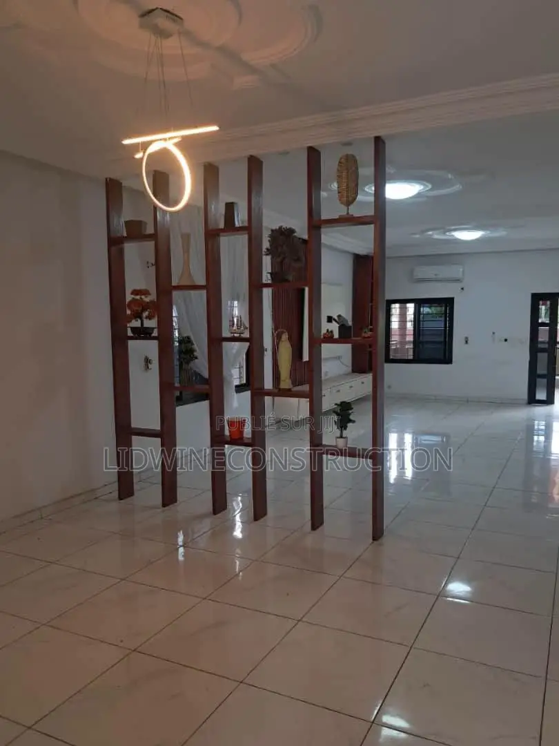 6chbre Duplex dans Bingerville à Louer
