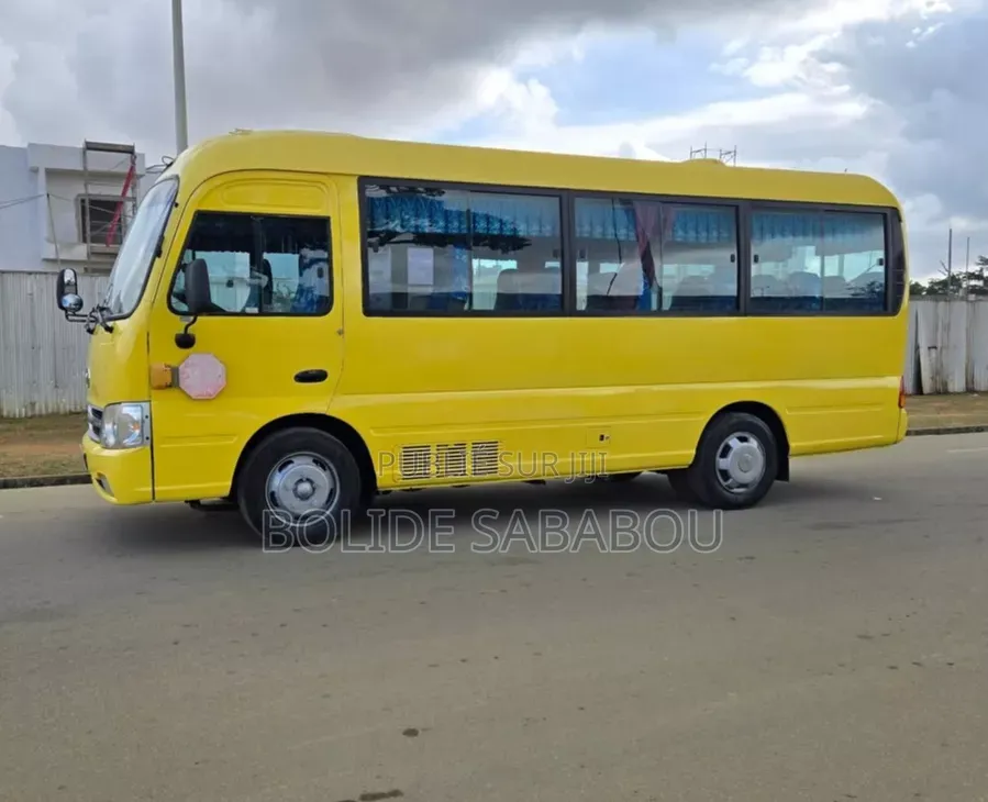 Hyundai County 2020 Jaune