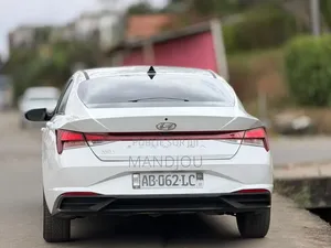 Hyundai Elantra 2021 Blanc