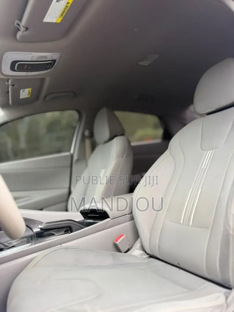 Hyundai Elantra 2021 Blanc
