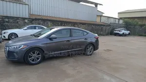 Hyundai Elantra Limited 2018 Gris