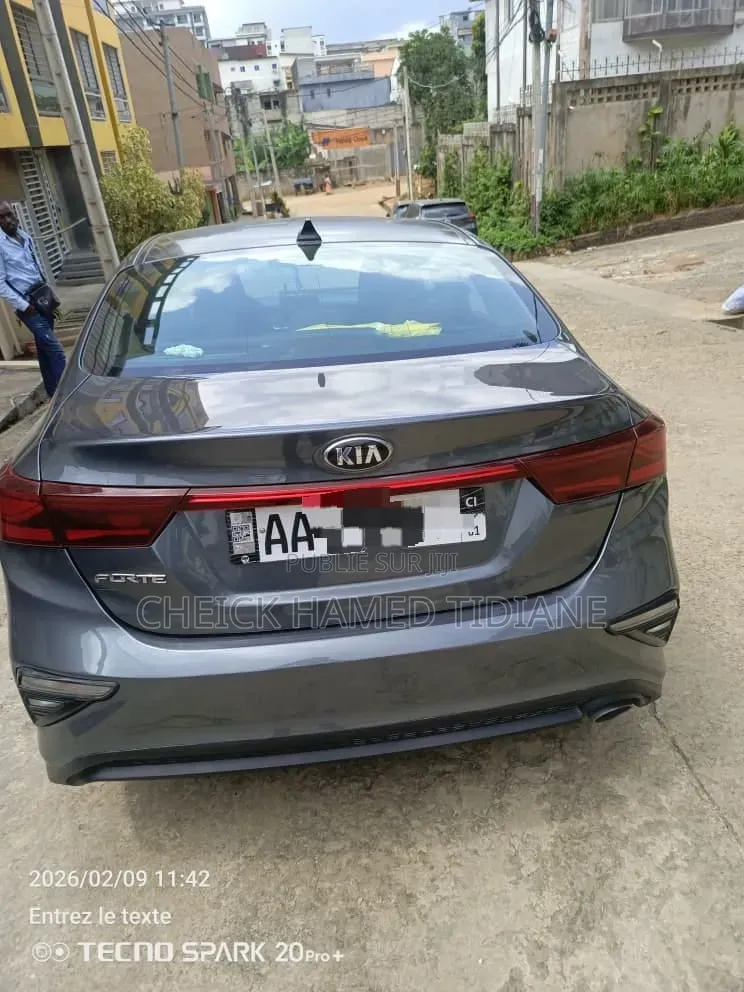 Kia Forte 2020 Gris