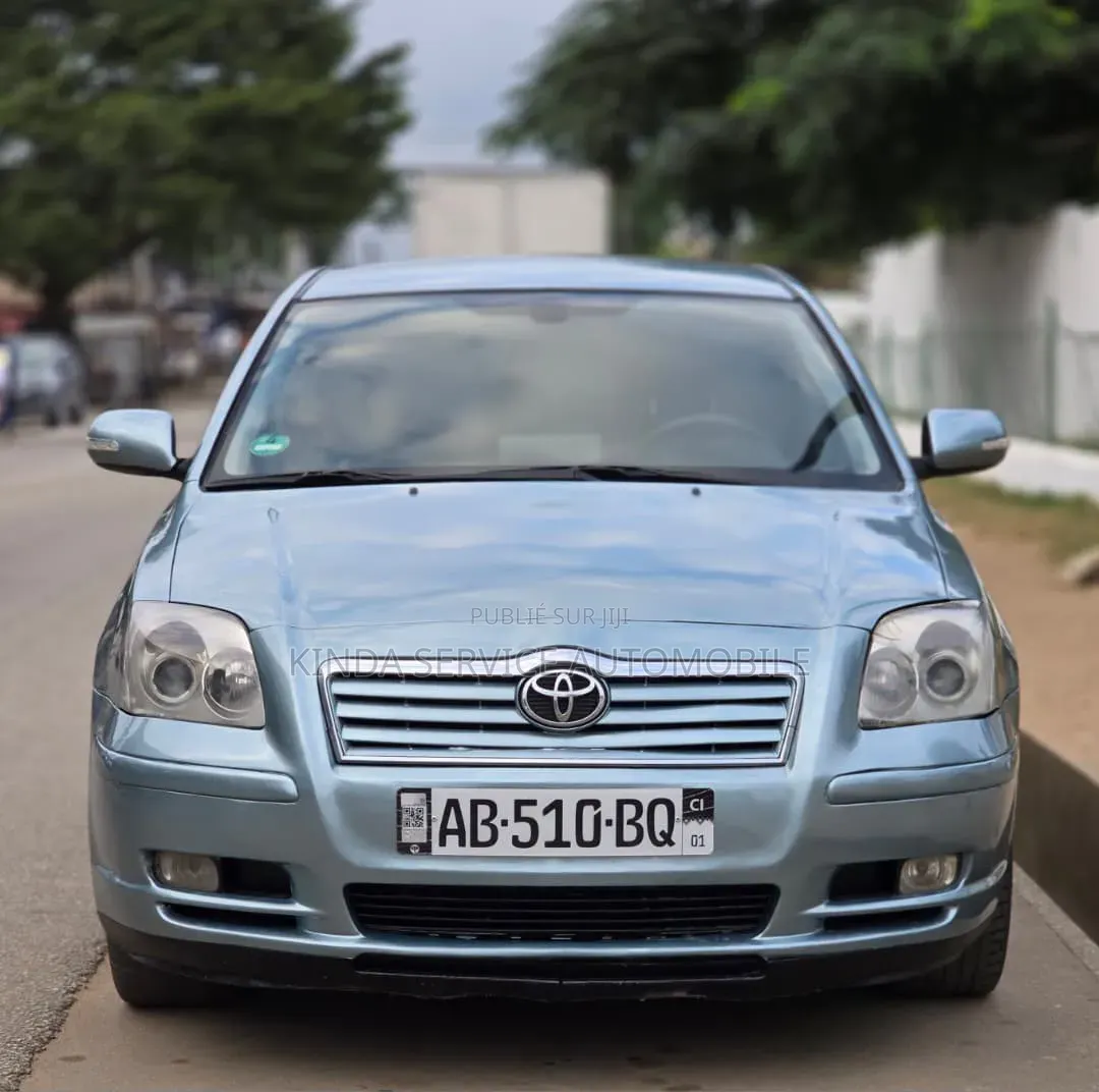 Toyota Avensis 2011 Bleu