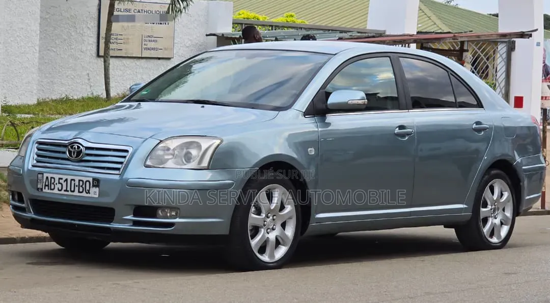 Toyota Avensis 2011 Bleu