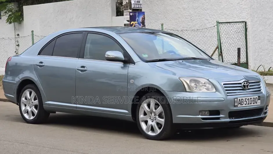 Toyota Avensis 2011 Bleu