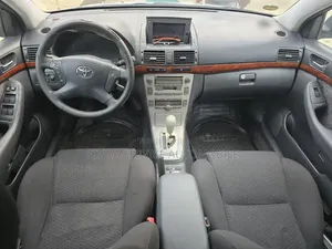 Toyota Avensis 2011 Bleu