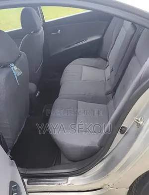 Nouveau Nissan Primera 2025 Blanc cassé