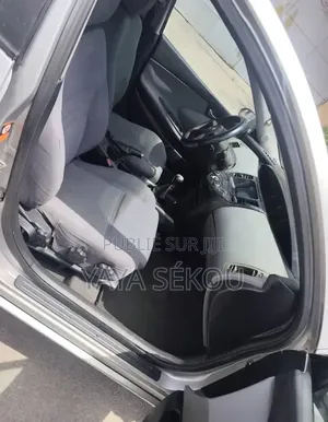 Nouveau Nissan Primera 2025 Blanc cassé