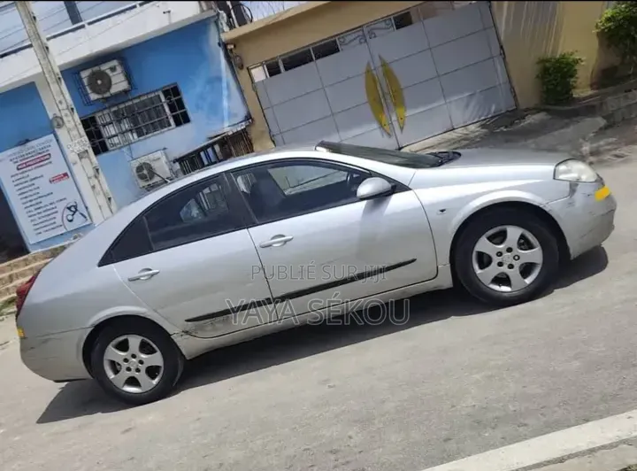 Nouveau Nissan Primera 2025 Blanc cassé