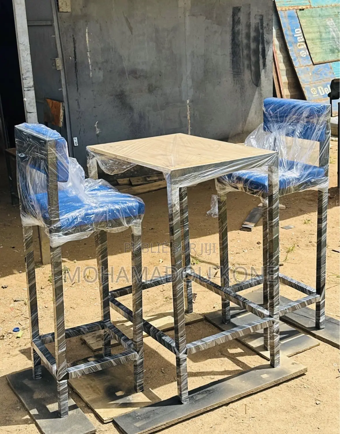 Table Chaise Disponible