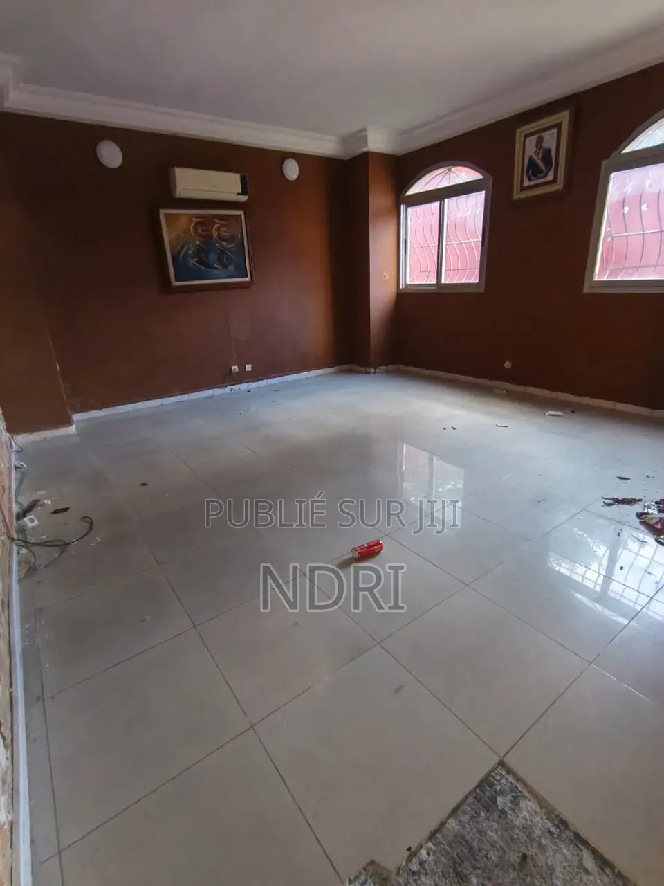 8chbre Villa dans Avi Immo, Cocody à Vendre