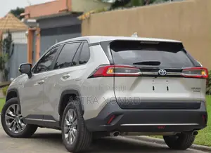 Nouveau Toyota RAV4 2026 Gris
