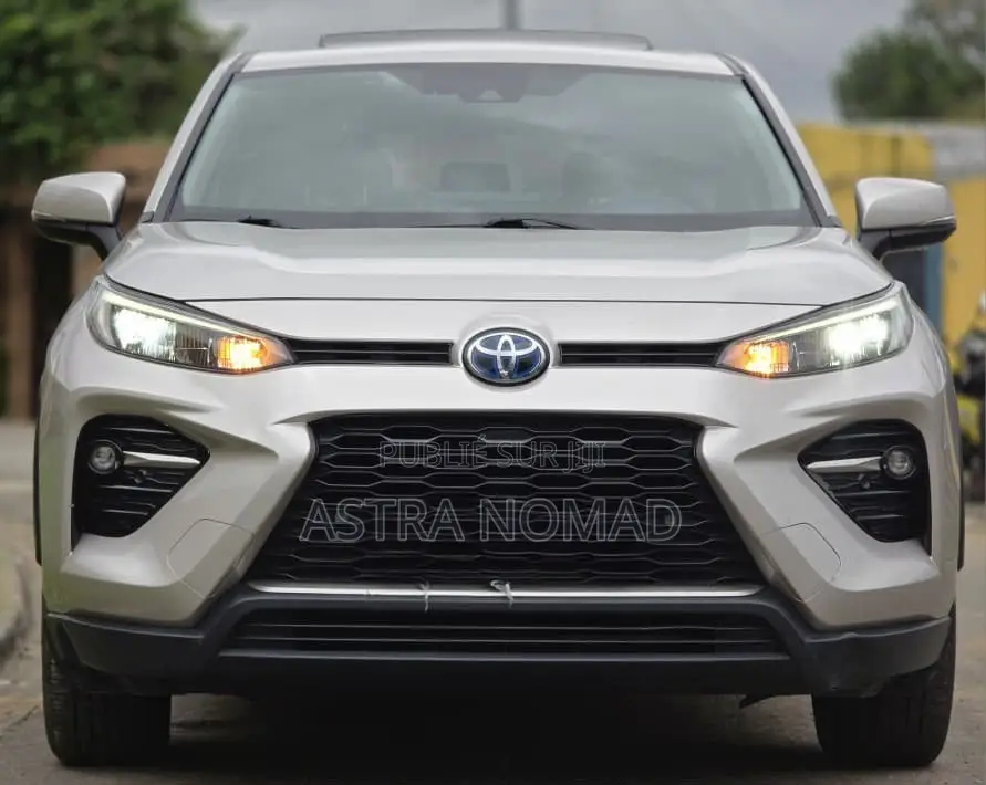 Nouveau Toyota RAV4 2026 Gris