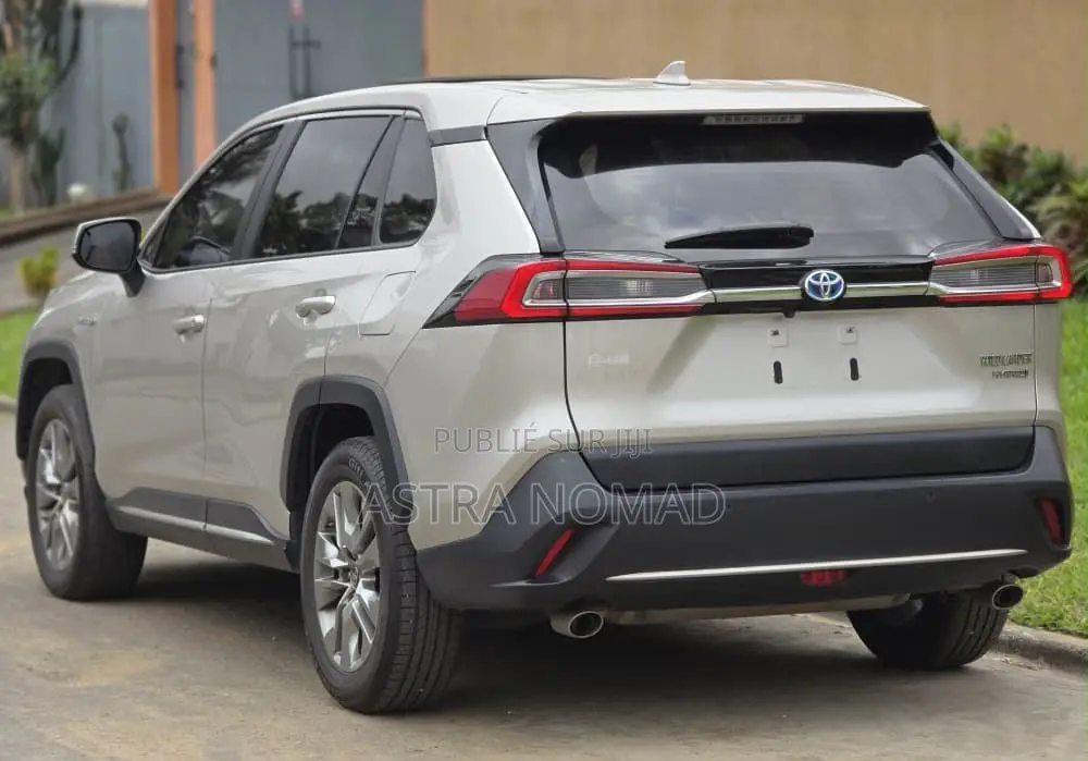 Nouveau Toyota RAV4 2026 Gris
