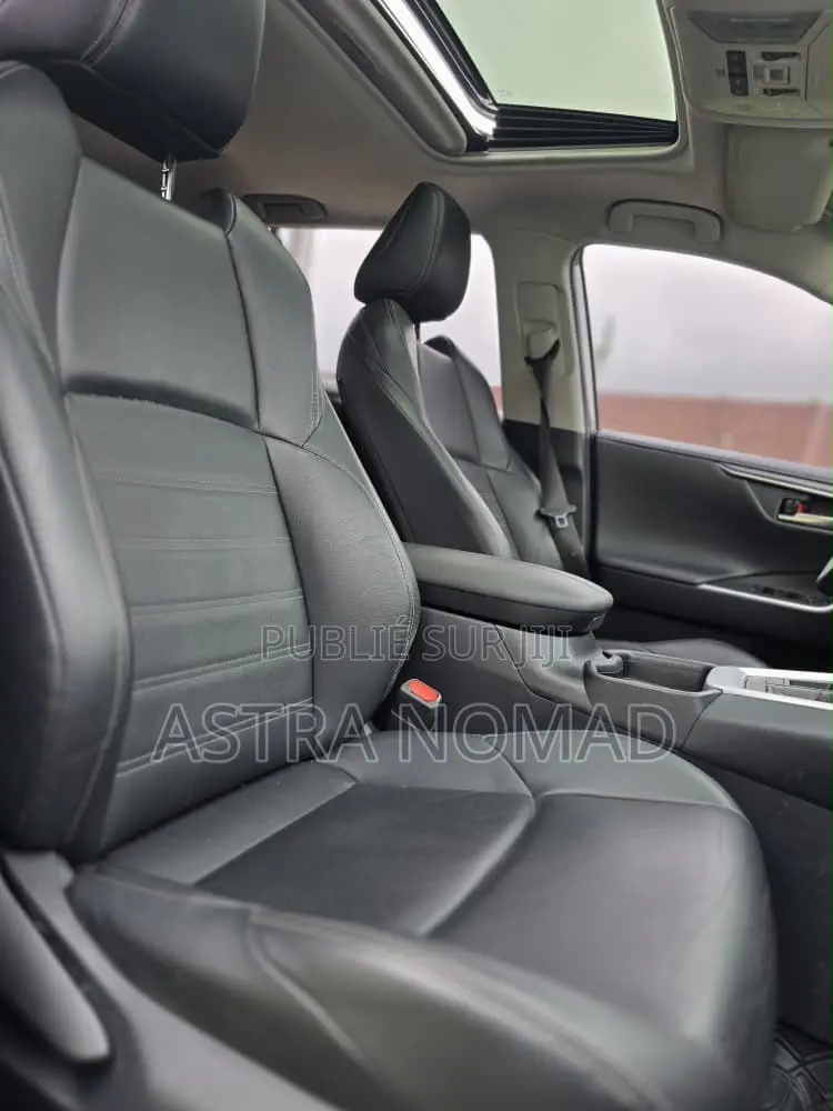 Nouveau Toyota RAV4 2026 Gris