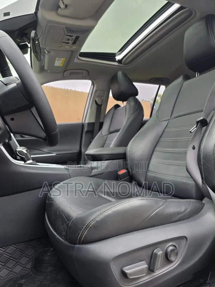 Nouveau Toyota RAV4 2026 Gris