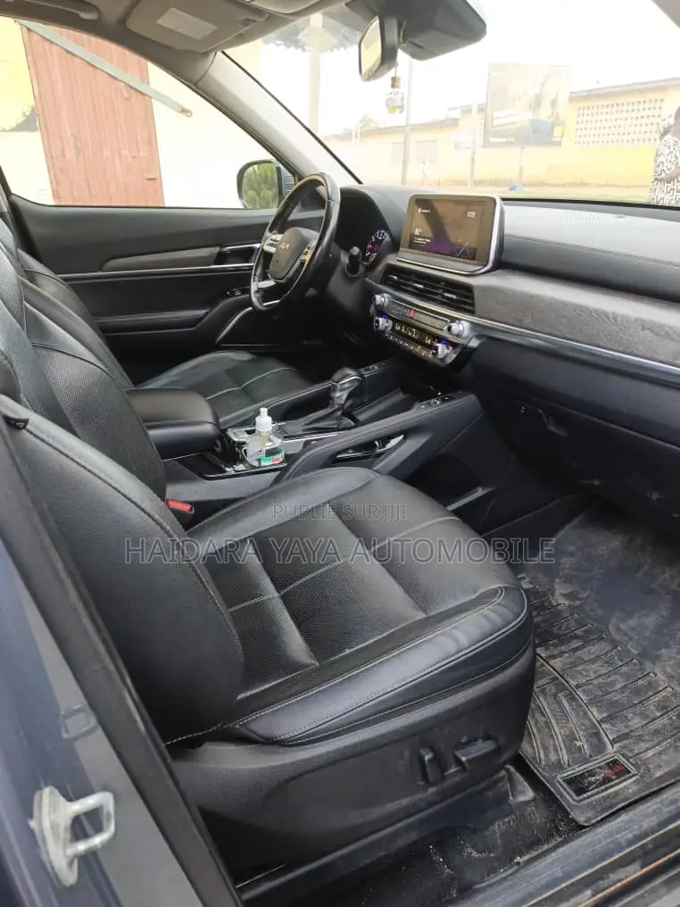 Kia Telluride SX 2023 Gris