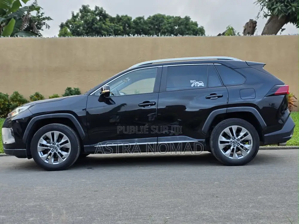 Toyota RAV4 2022 Noir