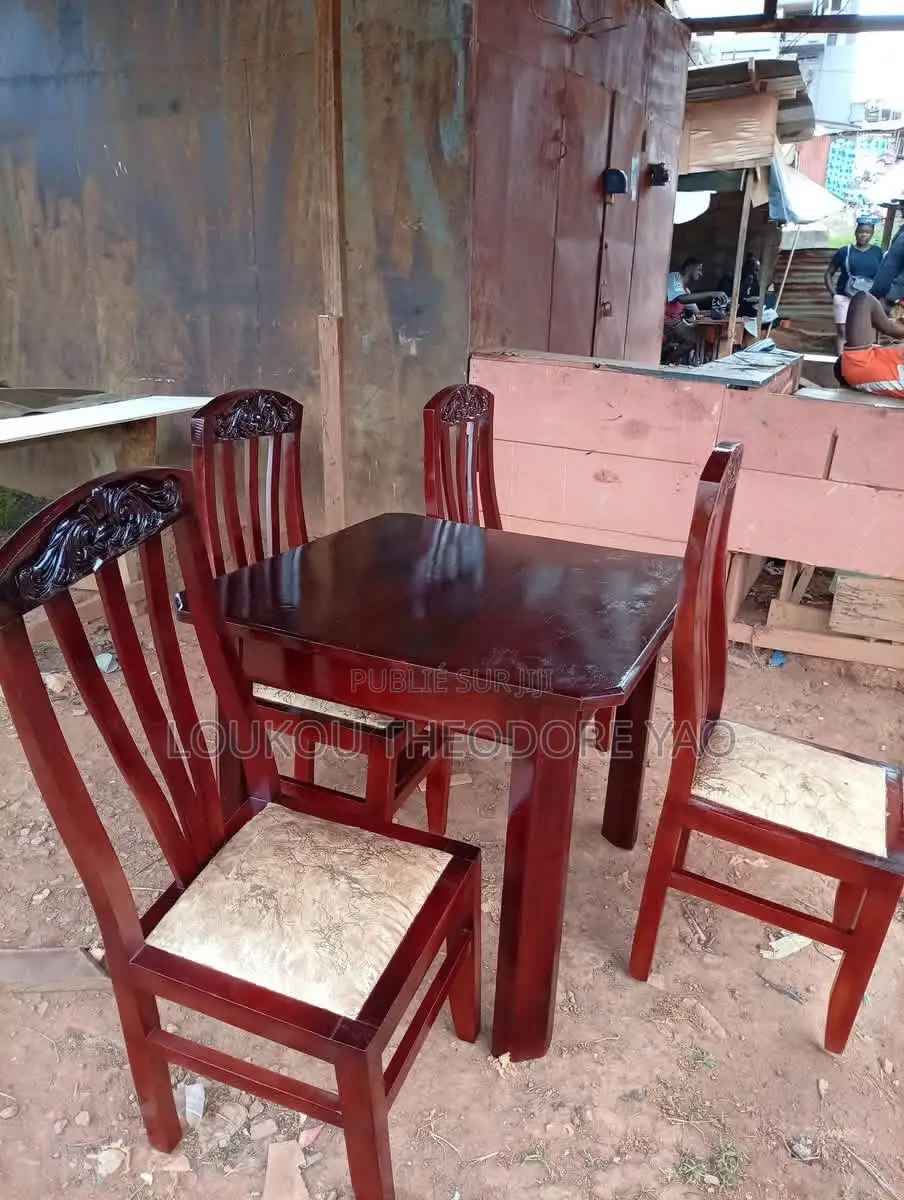 Table À Manger