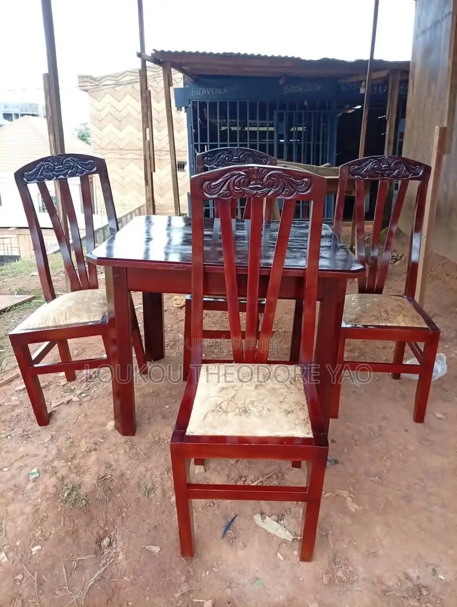 Table À Manger