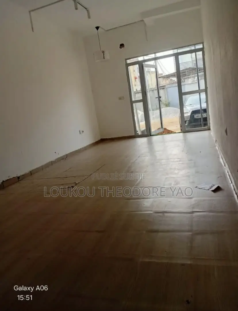 1chbre Appartement dans Yopougon à Louer