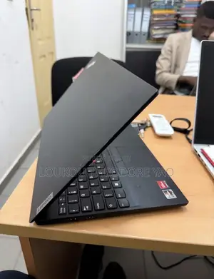 Ordinateur portable Lenovo ThinkPad E15 16GB Intel Core i7 SSD 512GB