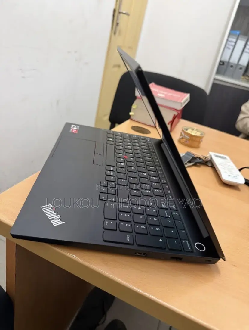 Ordinateur portable Lenovo ThinkPad E15 16GB Intel Core i7 SSD 512GB