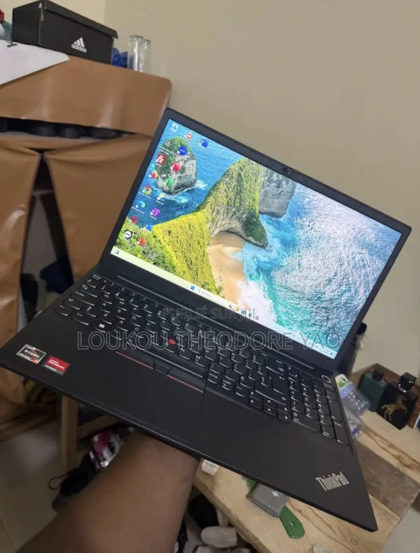 Ordinateur portable Lenovo ThinkPad E15 16GB Intel Core i7 SSD 512GB