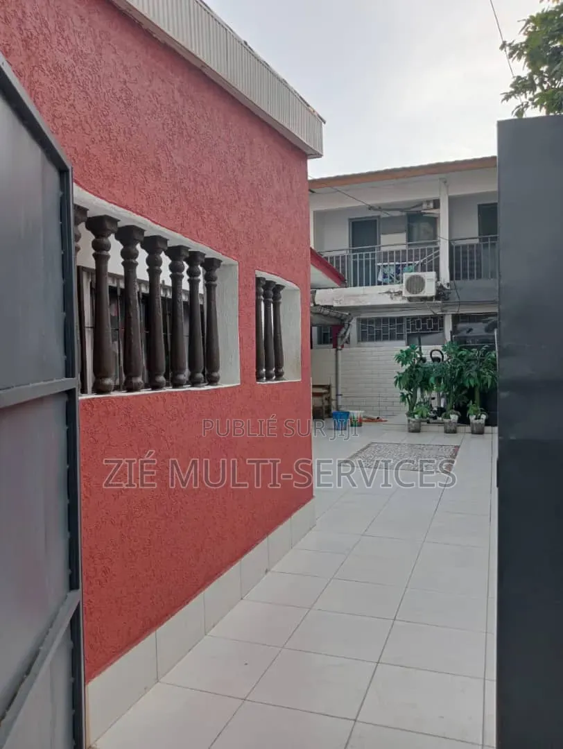 Meublé 6chbre Duplex dans Zié Multi-Services, Marcory à Vendre