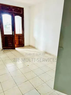 Meublé 6chbre Duplex dans Zié Multi-Services, Marcory à Vendre