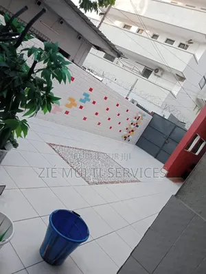 Meublé 6chbre Duplex dans Zié Multi-Services, Marcory à Vendre