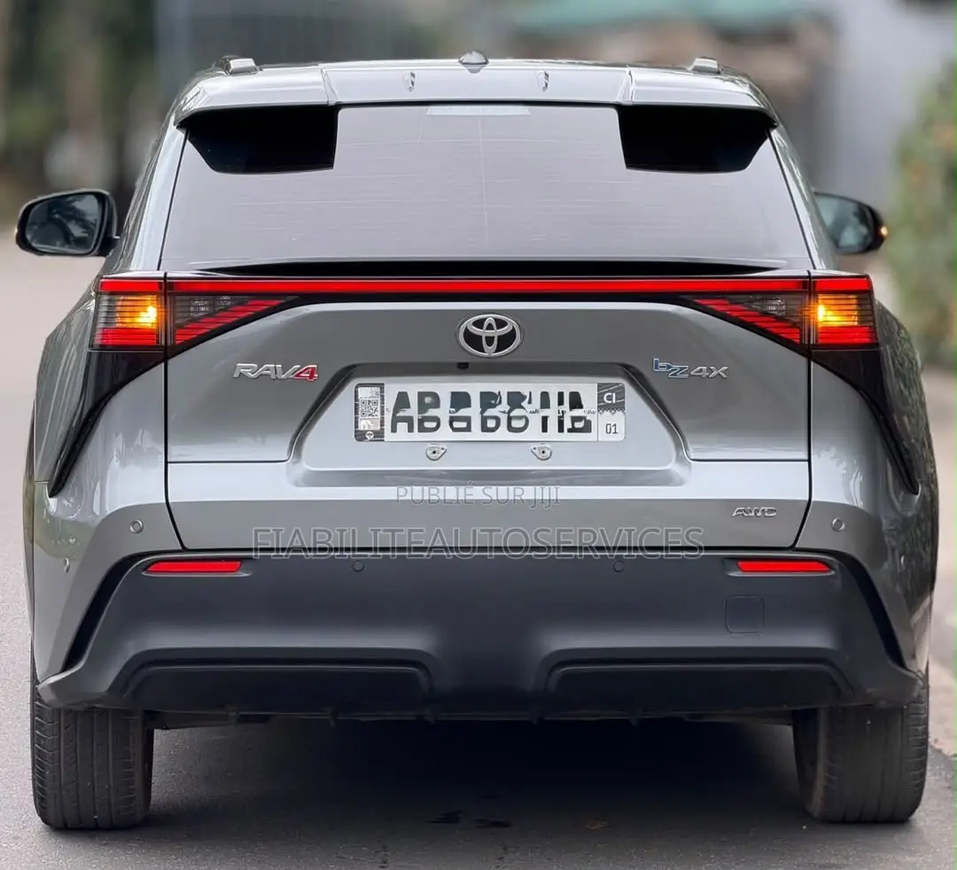 Toyota RAV4 2026 Gris