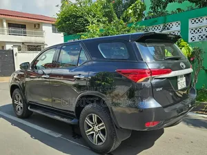 Toyota Fortuner 2022 Noir