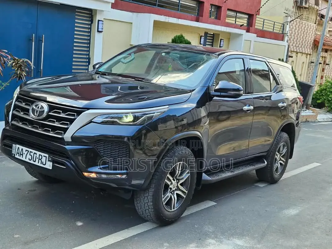 Toyota Fortuner 2022 Noir