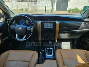 Toyota Fortuner 2022 Noir