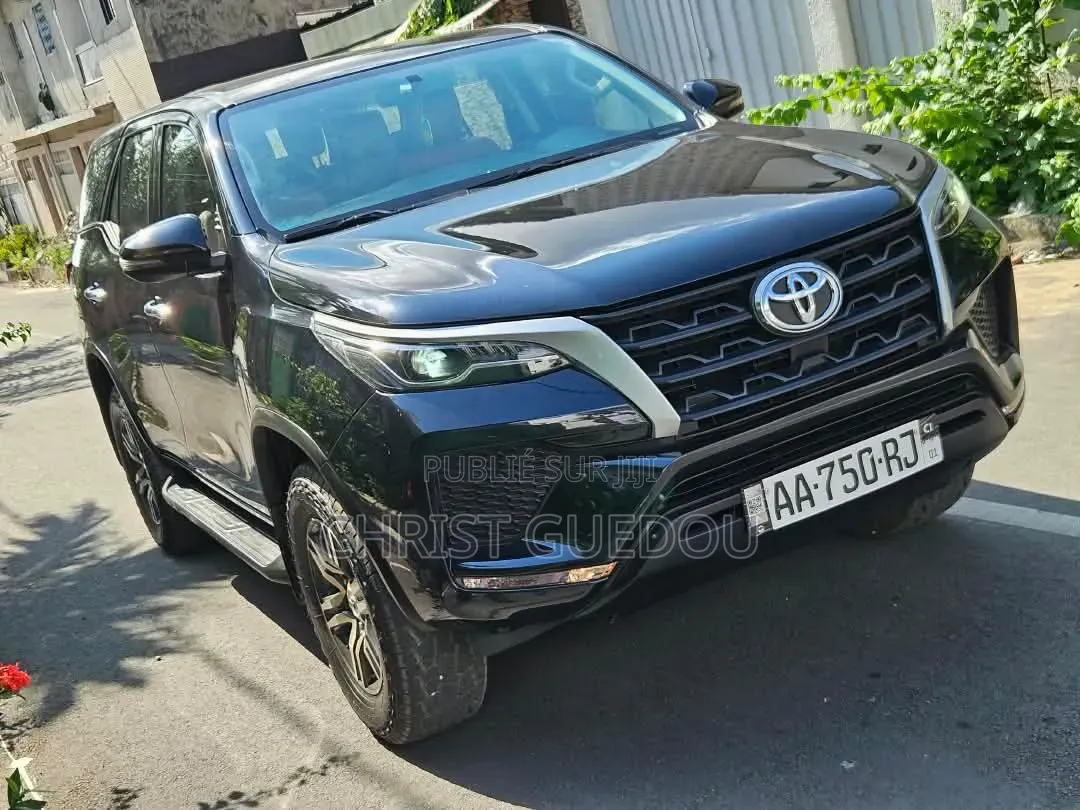 Toyota Fortuner 2022 Noir