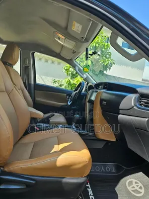 Toyota Fortuner 2022 Noir