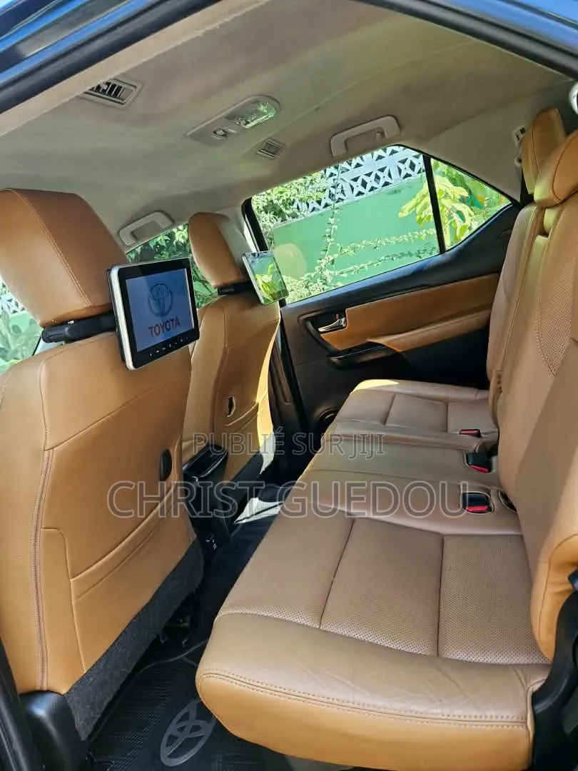 Toyota Fortuner 2022 Noir