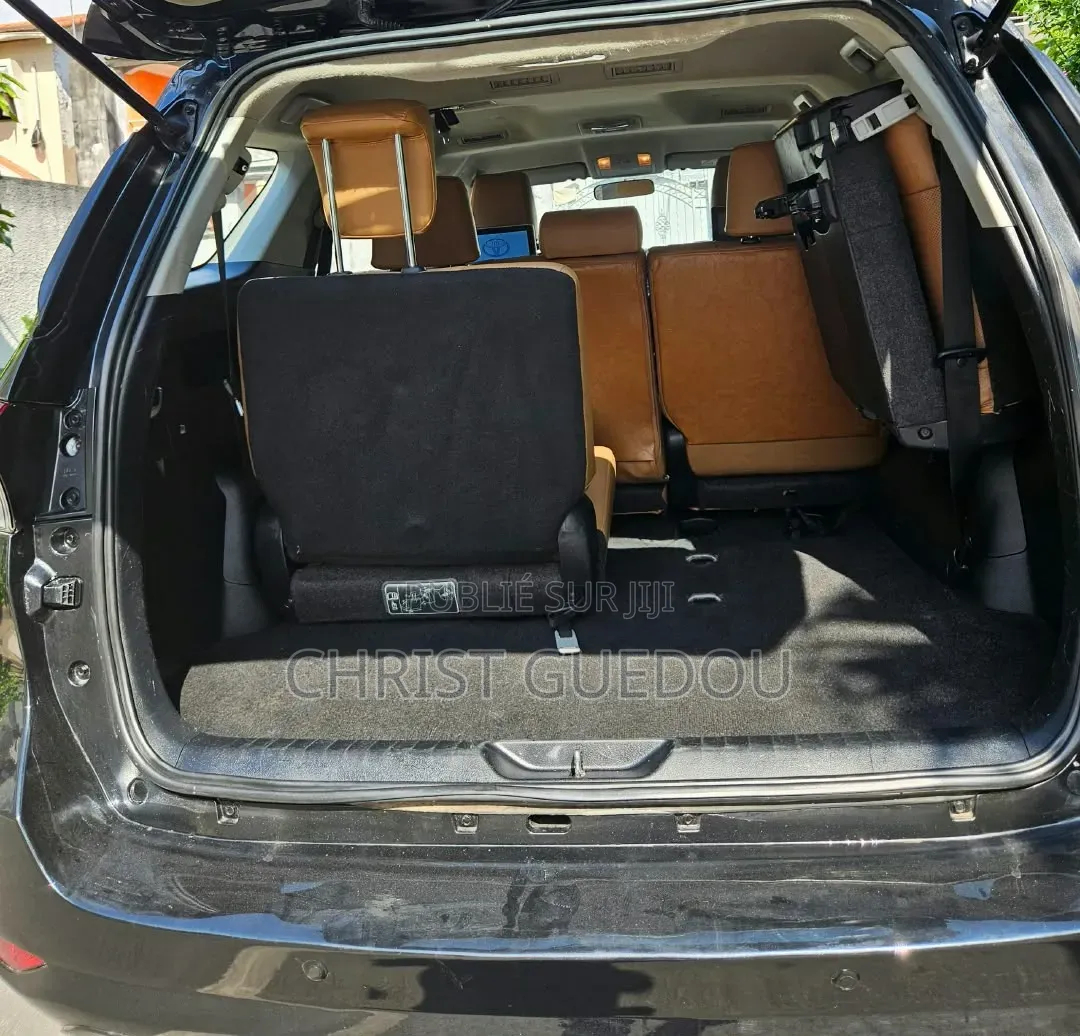 Toyota Fortuner 2022 Noir