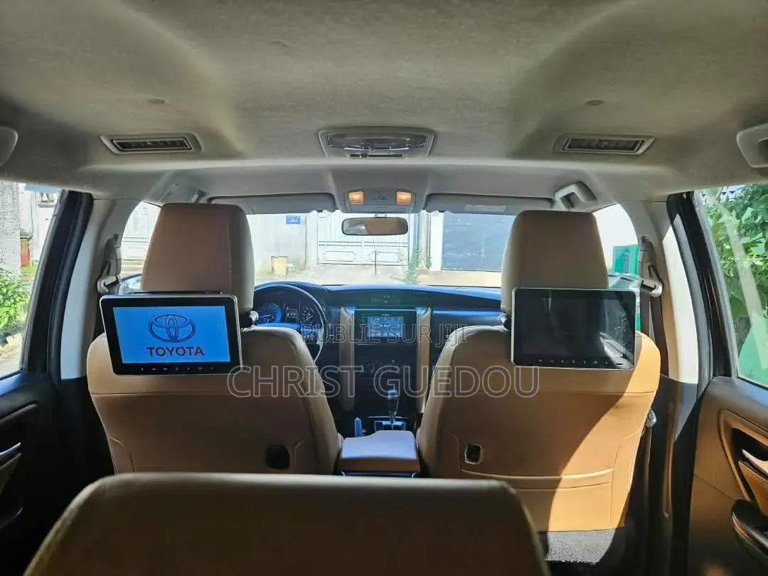Toyota Fortuner 2022 Noir
