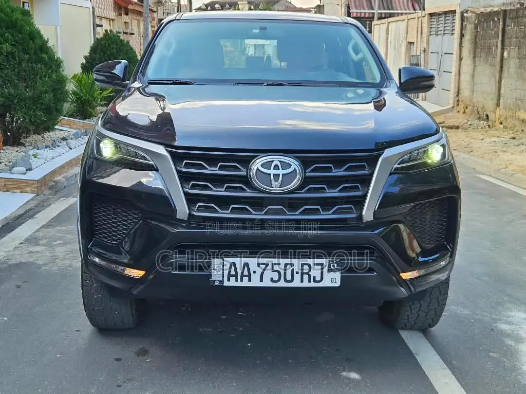 Toyota Fortuner 2022 Noir